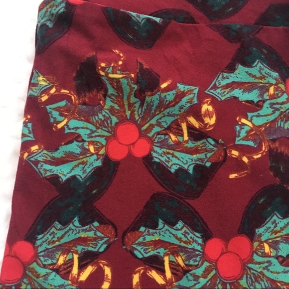 LulaRoe Mistletoe Holly Holiday One Size Leggings - Picture 4 of 7